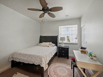 This stunning 5-bedroom, 4-bathroom residence offers the perfect - photo 25