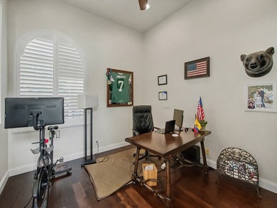 This stunning 5-bedroom, 4-bathroom residence offers the perfect - photo 28