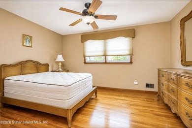 WELCOME TO THIS WELL MAINTAINED SEMI ATTACHED CORNER HOUSE. 3 - photo 9
