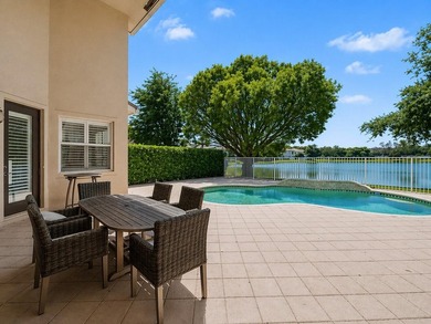 This stunning 5-bedroom, 4-bathroom residence offers the perfect - photo 34