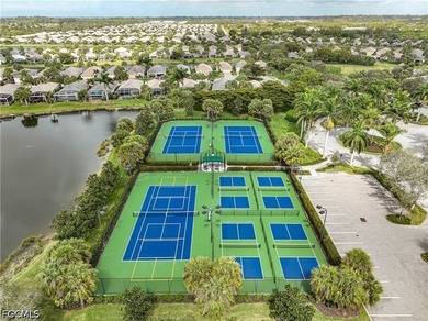 Welcome to this beautifully maintained Brookfield floor plan - photo 46