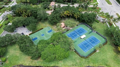 This stunning 5-bedroom, 4-bathroom residence offers the perfect - photo 47