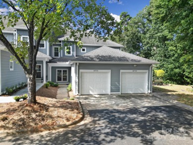 Lake Townhome/Townhouse For Sale in Cornelius, North Carolina