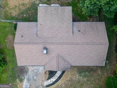 Beautifully renovated 3-bedroom, 2-bath brick ranch on nearly - photo 7