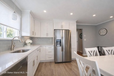 Located in the heart of New Springville, this 3-bedroom - photo 8