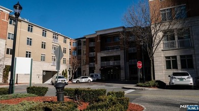 Hudson River Home For Sale in North Bergen New Jersey