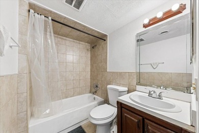 Welcome to this well-appointed two-bedroom, two-bathroom - photo 14