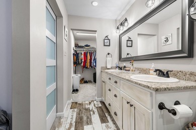Country living with modern comfort! Nestled on 4.46 beautiful - photo 16
