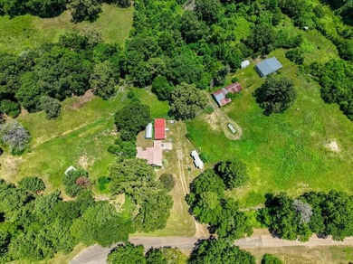 Homesteaders and hobby farmers this one's for you! Escape the - photo 8