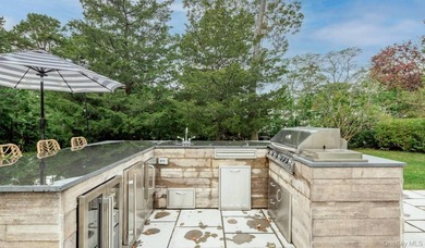 Indoor-Outdoor Living in Hampton Bays Situated south of the - photo 26