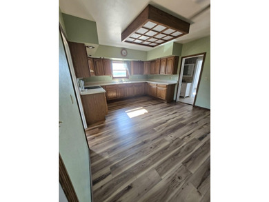 Additional listing photo 4