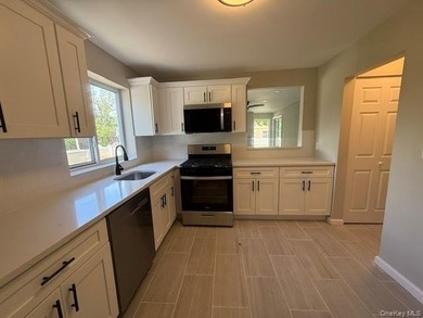 Located in the highly desirable Throgs Neck section of the Bronx - photo 2