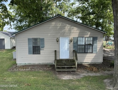 Lake Home For Sale in Tiptonville, Tennessee