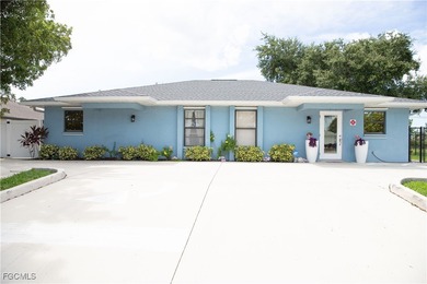 Cape Coral Area Townhome/Townhouse For Sale in Cape Coral Florida