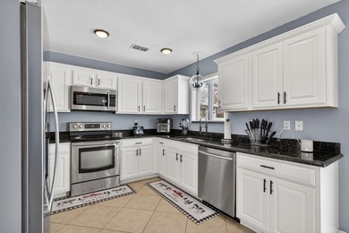Spacious 3-Bedroom with a huge loft and possibly a 4th bedroom - photo 12