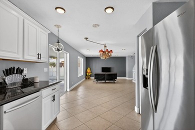 Spacious 3-Bedroom with a huge loft and possibly a 4th bedroom - photo 16