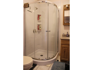 Welcome to this unique and beautiful 3-bedroom, 2-bath home - photo 21