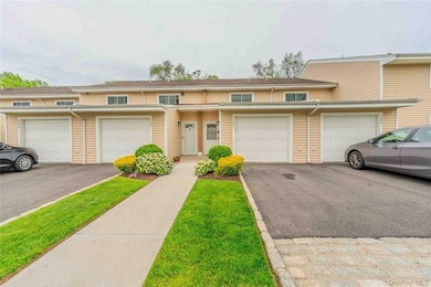 Pristinely maintained 2-bedroom, 1.5-bath duplex co-op in - photo 1