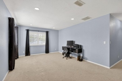 Spacious 3-Bedroom with a huge loft and possibly a 4th bedroom - photo 32