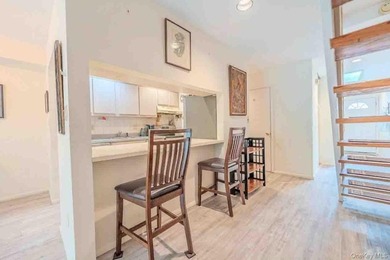 Pristinely maintained 2-bedroom, 1.5-bath duplex co-op in - photo 5