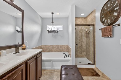 Spacious 3-Bedroom with a huge loft and possibly a 4th bedroom - photo 40