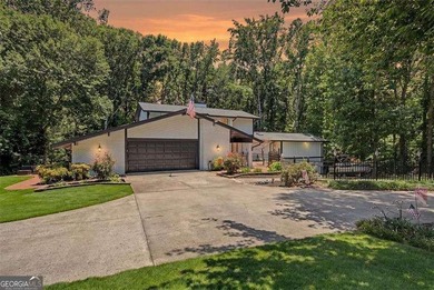 This one checks off all the boxes! Great location. No HOA. Just - photo 1