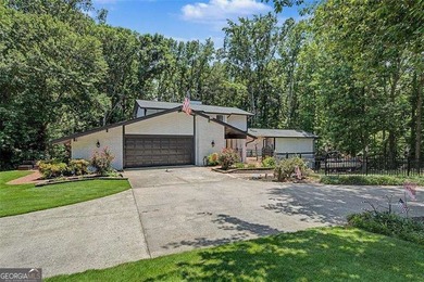 This one checks off all the boxes! Great location. No HOA. Just - photo 2