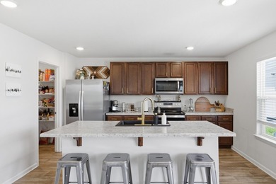 Discover this beautifully maintained 2019-built single-family - photo 8