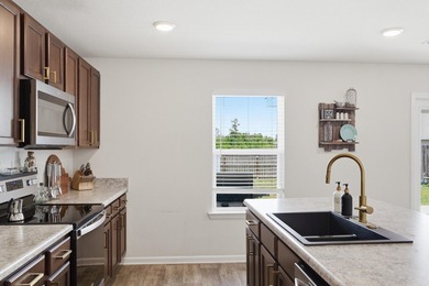 Discover this beautifully maintained 2019-built single-family - photo 9