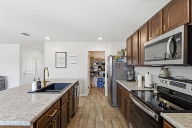 Discover this beautifully maintained 2019-built single-family - photo 10