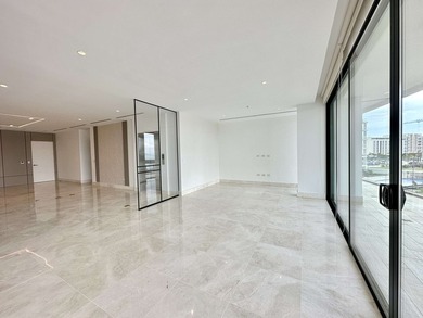 Ocean Reef - Waterfront Apartments is an exclusive collection of - photo 7