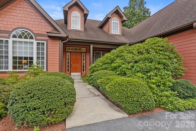 Prepare to be impressed by this exceptional custom home nestled - photo 3
