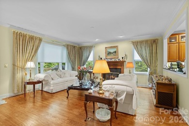 Prepare to be impressed by this exceptional custom home nestled - photo 10