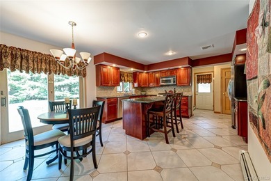 Set on over half an acre at the end of a quiet Saint James - photo 12