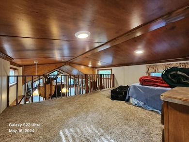 Beautiful 2017 Heritage Park Model with queen bedroom and double - photo 3
