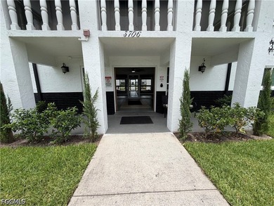 Fantastic opportunity to own a desirable 1st-floor end unit in - photo 14