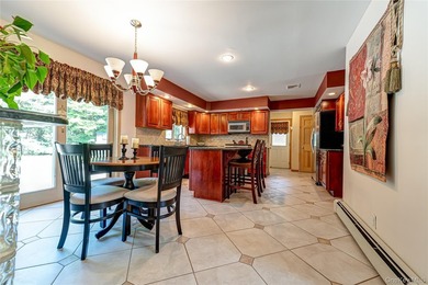 Set on over half an acre at the end of a quiet Saint James - photo 14