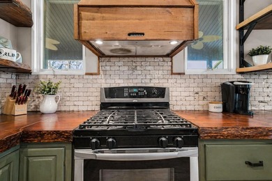 Don't miss this stunning 3-bedroom, 2.5-bath lakeside retreat - photo 17