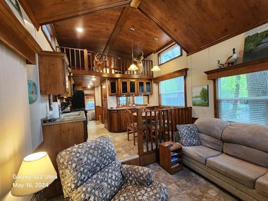 Beautiful 2017 Heritage Park Model with queen bedroom and double - photo 9