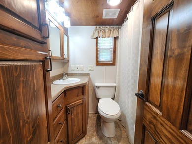 Beautiful 2017 Heritage Park Model with queen bedroom and double - photo 10