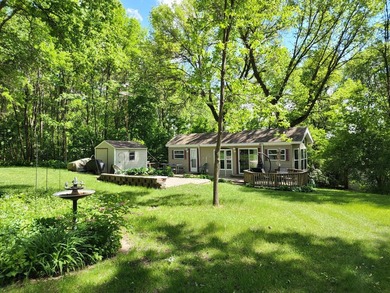 2007 DPH Park Model; bedroom with built-ins; large bathroom with - photo 1