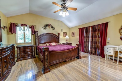 Set on over half an acre at the end of a quiet Saint James - photo 23