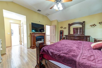 Set on over half an acre at the end of a quiet Saint James - photo 25