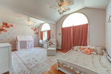 Set on over half an acre at the end of a quiet Saint James - photo 28