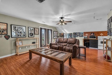 Don't miss this stunning 3-bedroom, 2.5-bath lakeside retreat - photo 31