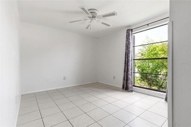 Immaculate condition, extremely well maintained home with - photo 32