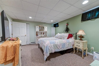 Set on over half an acre at the end of a quiet Saint James - photo 33