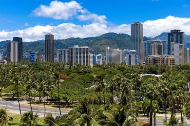 Situated along world-famous Waikiki Beach, Waikiki Shore stands - photo 4