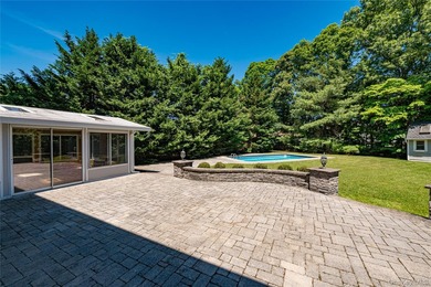 Set on over half an acre at the end of a quiet Saint James - photo 35