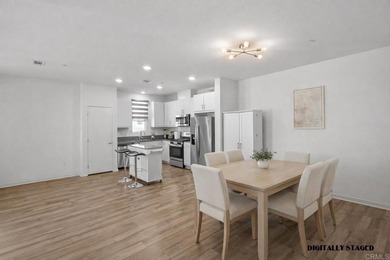 Welcome to this beautifully upgraded 2-bedroom, 2.5-bath - photo 5